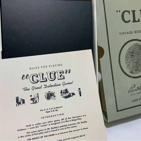 CLUE Vintage Bookshelf Edition Board Game BRAND NEW - Picture 3 of 4